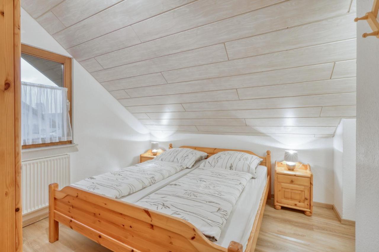 Seepark Kirchheim Ferienhaus Bei Nina Mit Sauna Екстер'єр фото