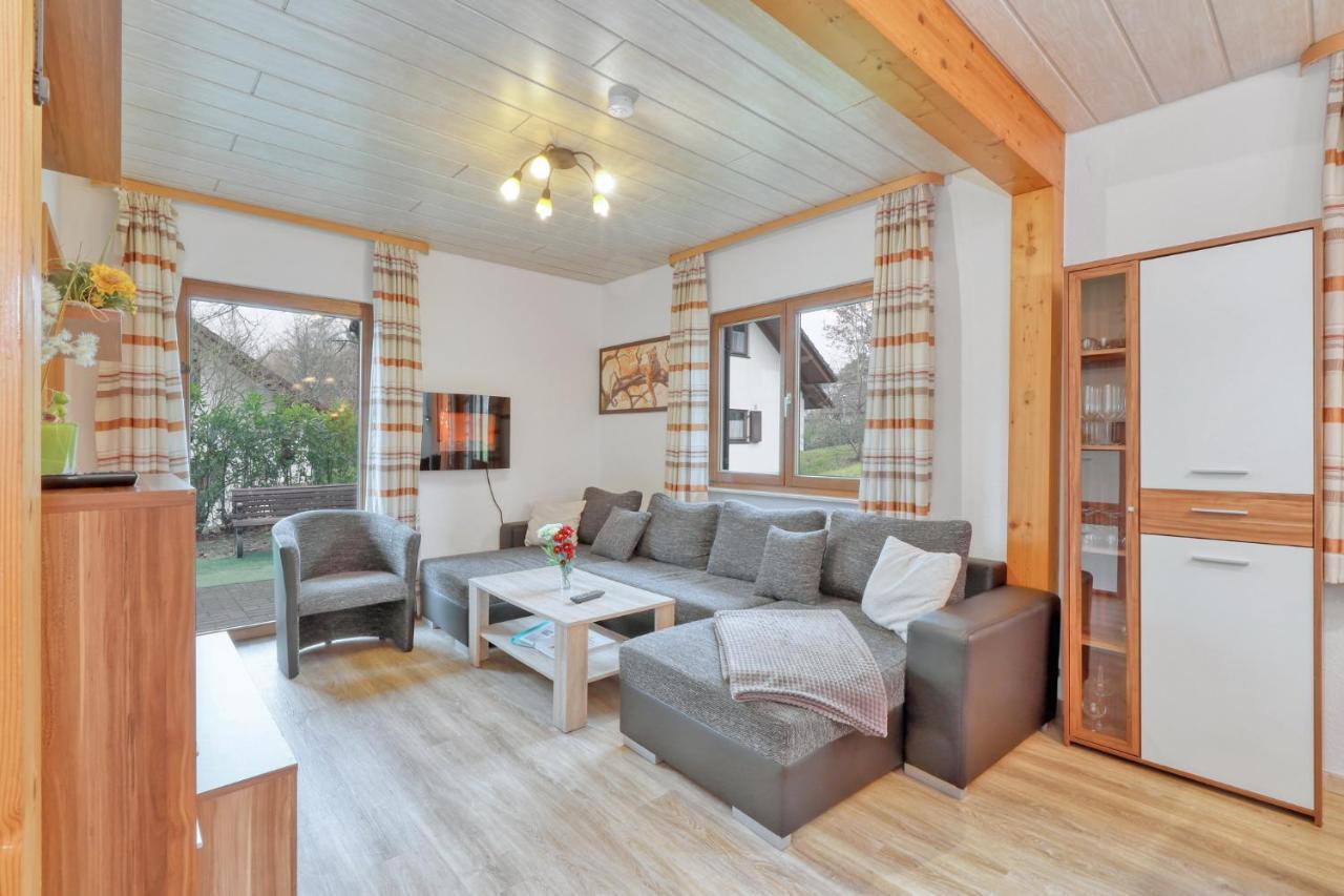 Seepark Kirchheim Ferienhaus Bei Nina Mit Sauna Екстер'єр фото