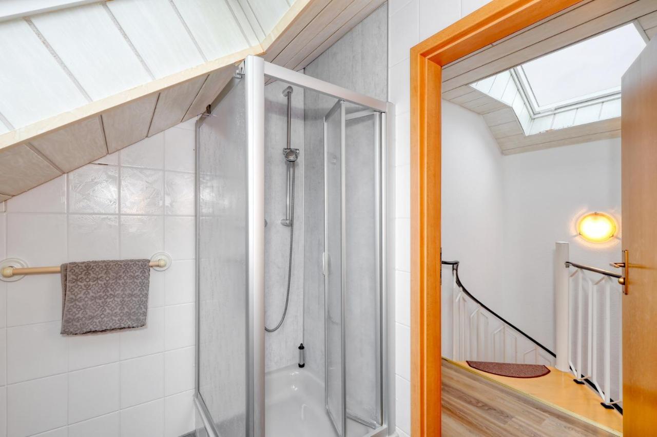 Seepark Kirchheim Ferienhaus Bei Nina Mit Sauna Екстер'єр фото